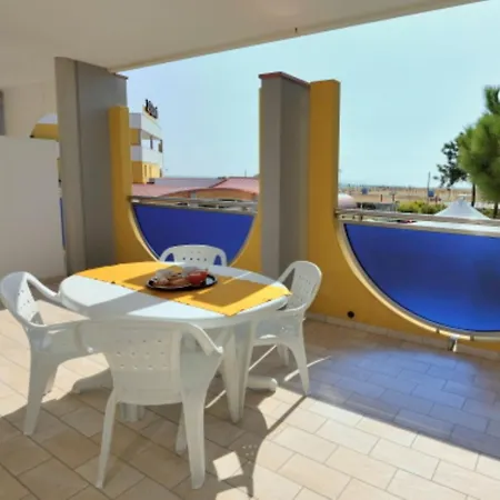 Apartament Beachfront With A Big Terrace