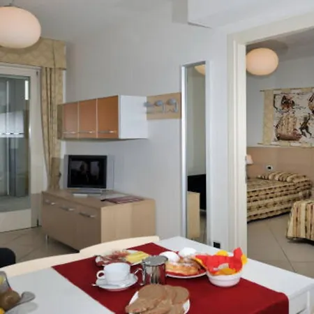 아파트 Family Flat With Pool For Six *